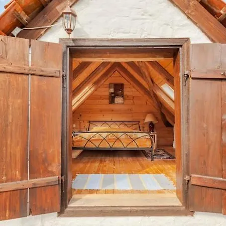 Apartment Scheunenloft- Hideaway - Ruheoase -pool Pirching am Traubenberg